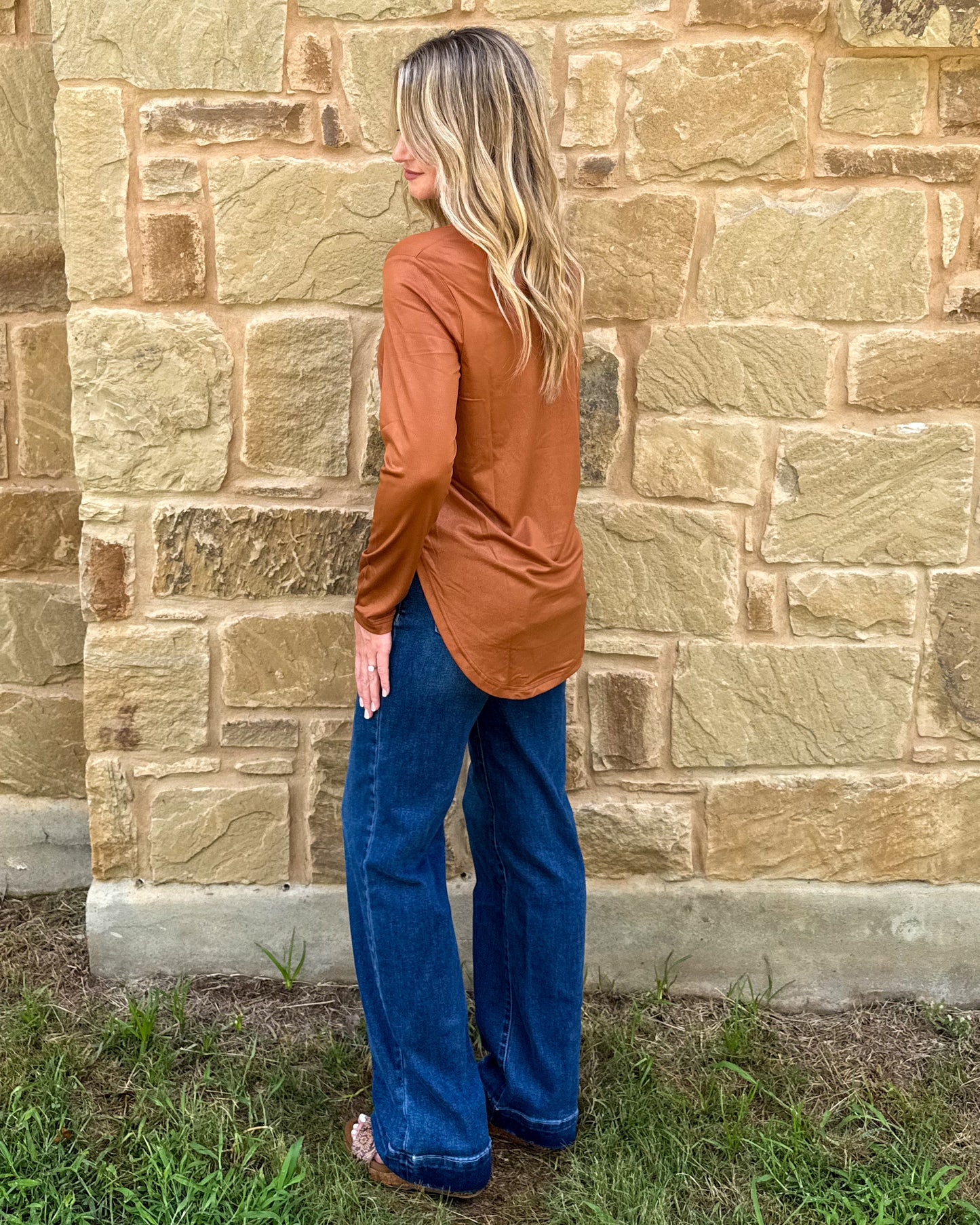 Swanky Leather Long Sleeve *Saddle