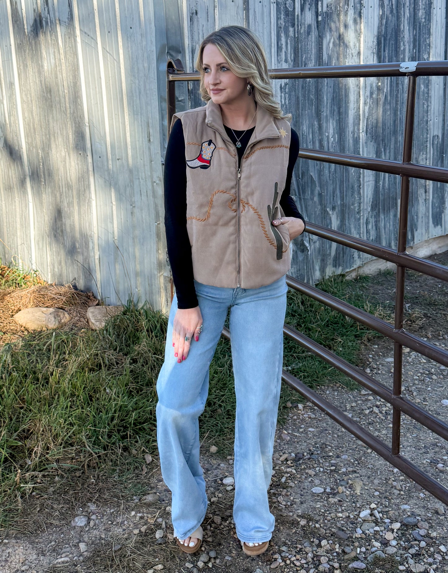 Southern Cactus Puffer Vest *Mocha