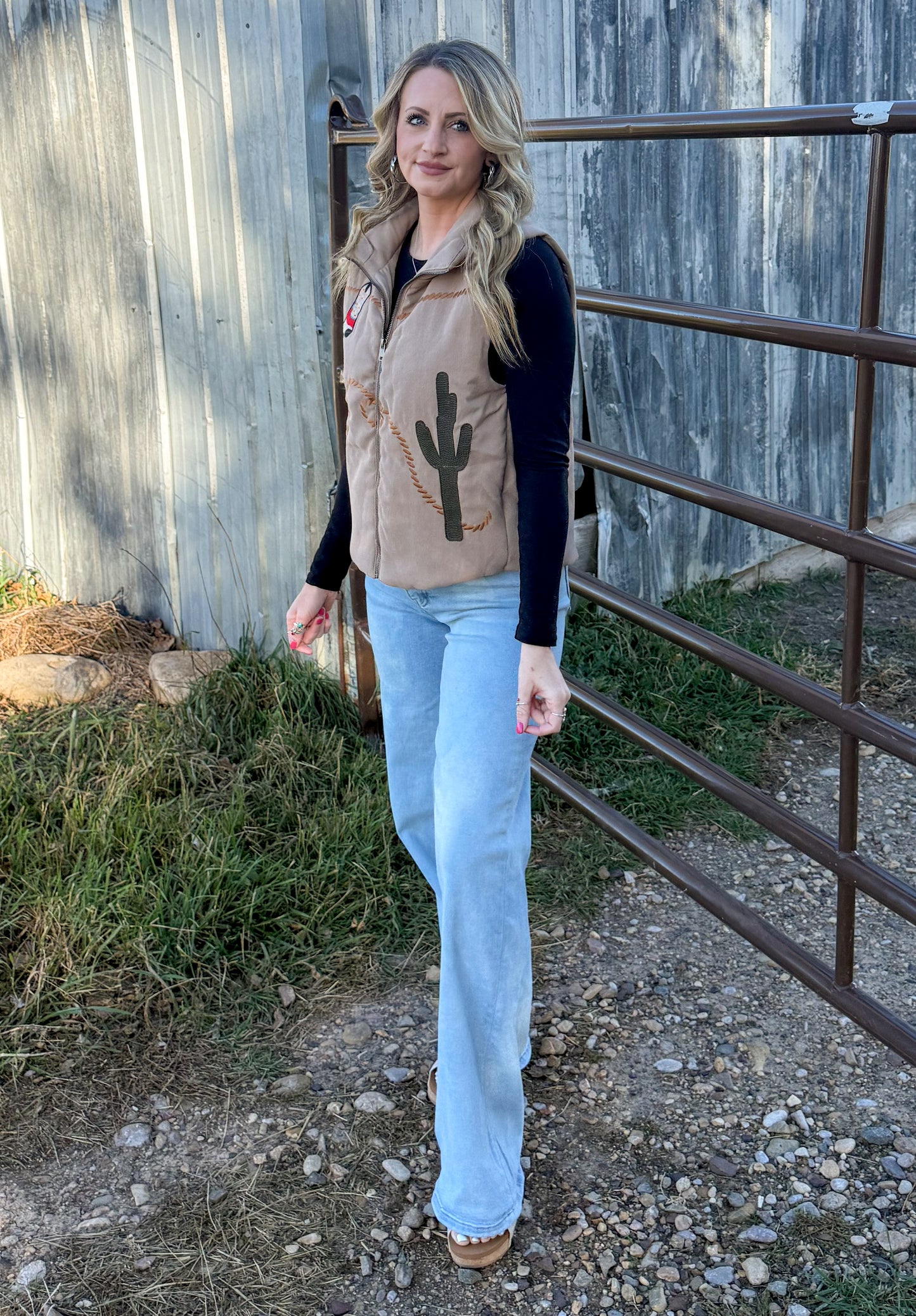 Southern Cactus Puffer Vest *Mocha