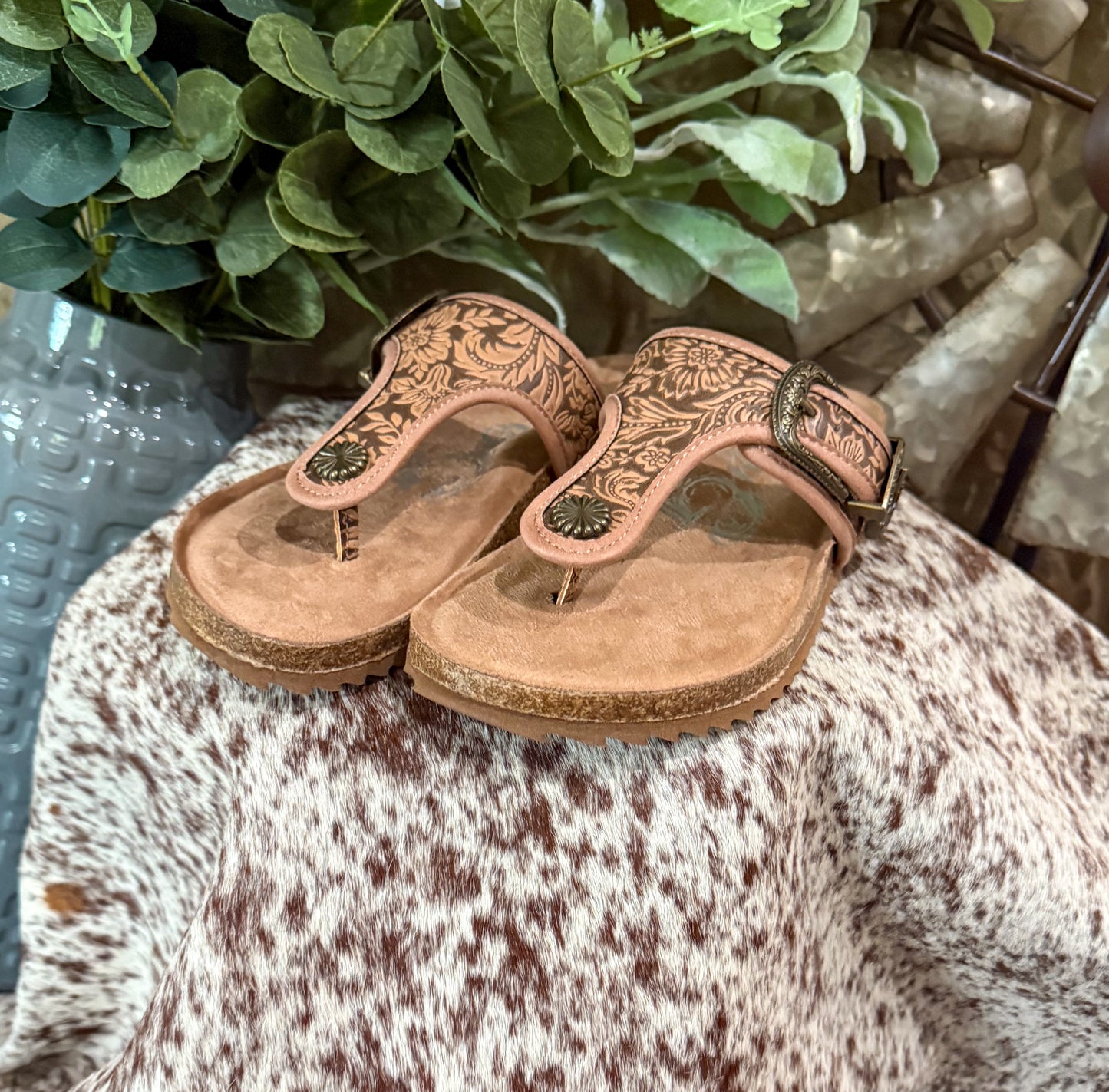 Rodeo Buckle Sandals *Tan