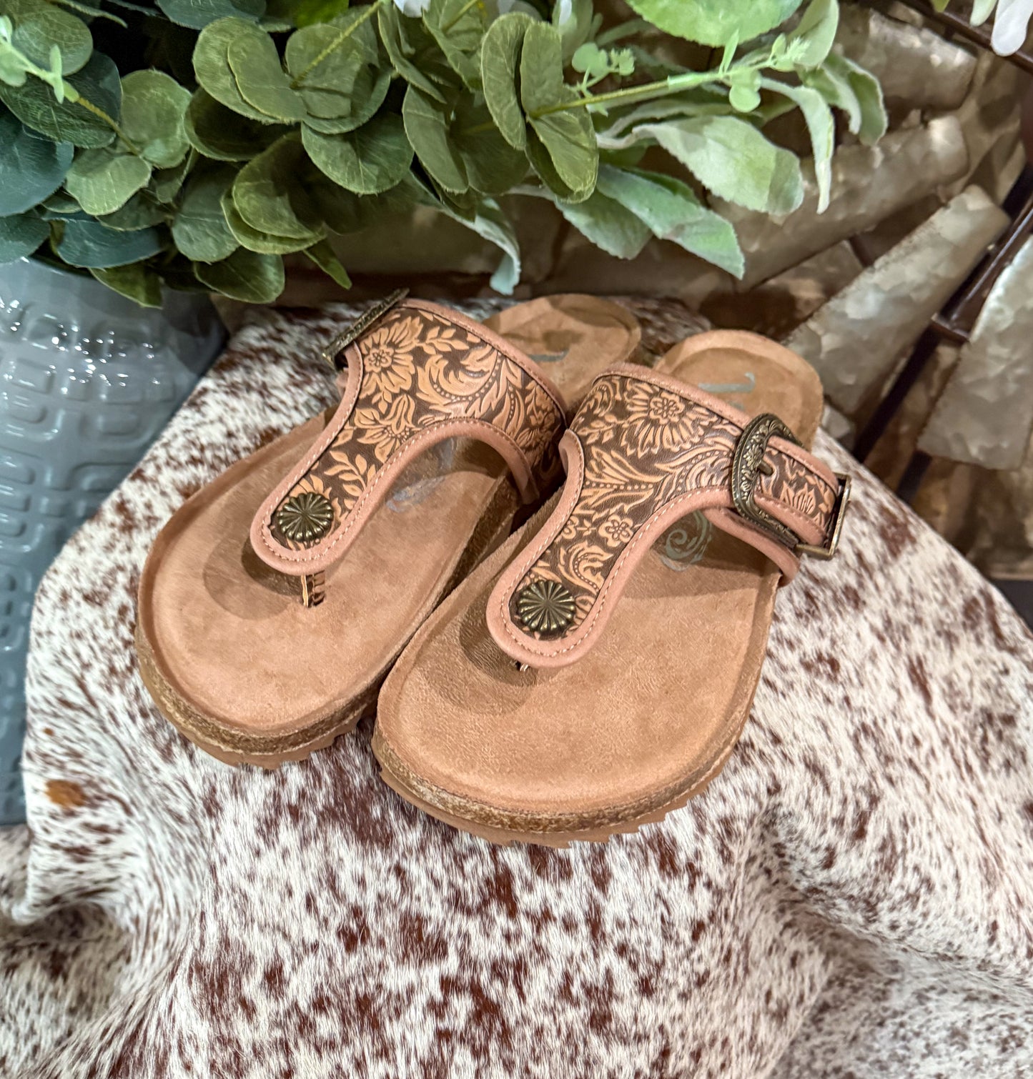 Rodeo Buckle Sandals *Tan