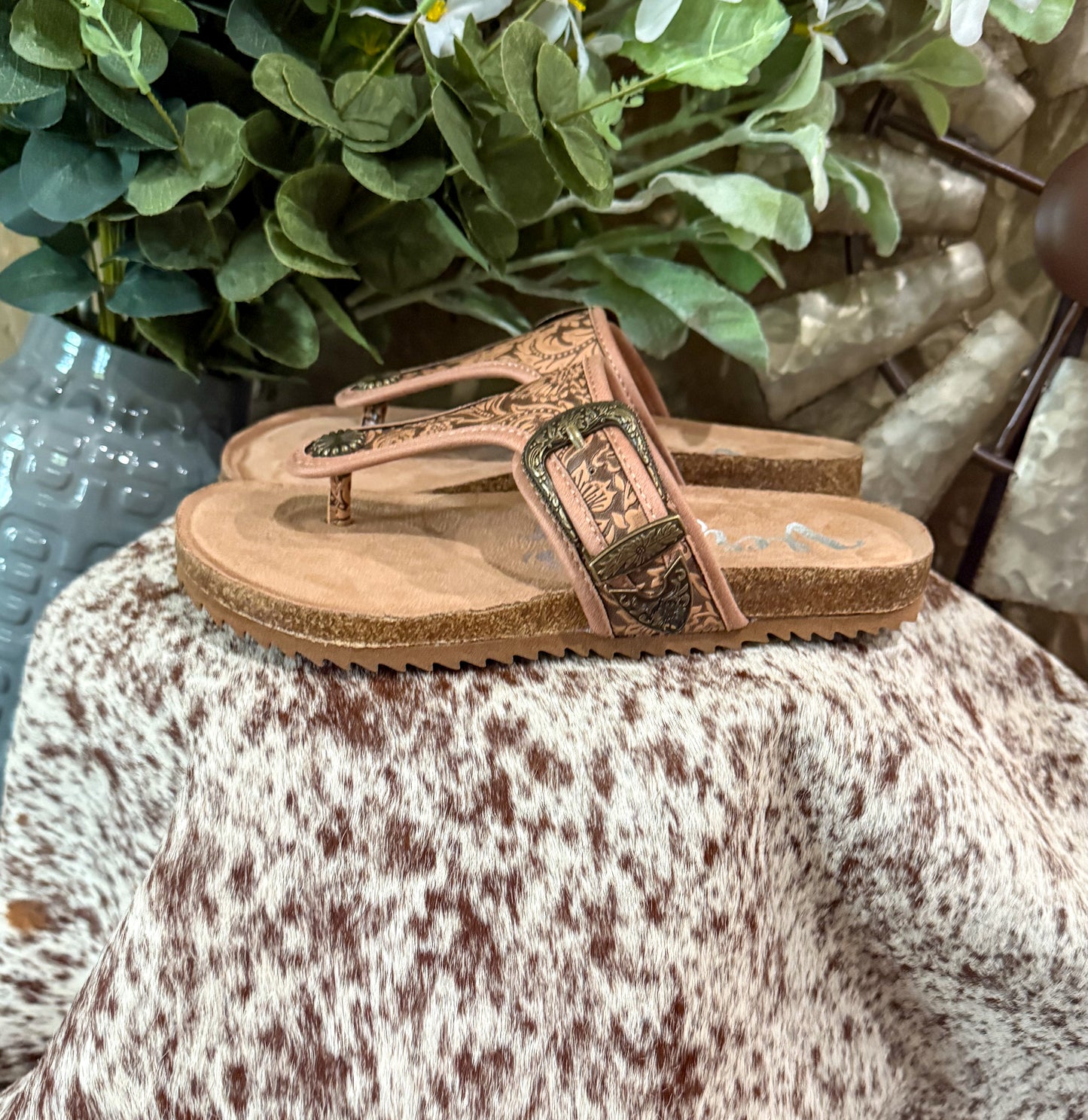 Rodeo Buckle Sandals *Tan