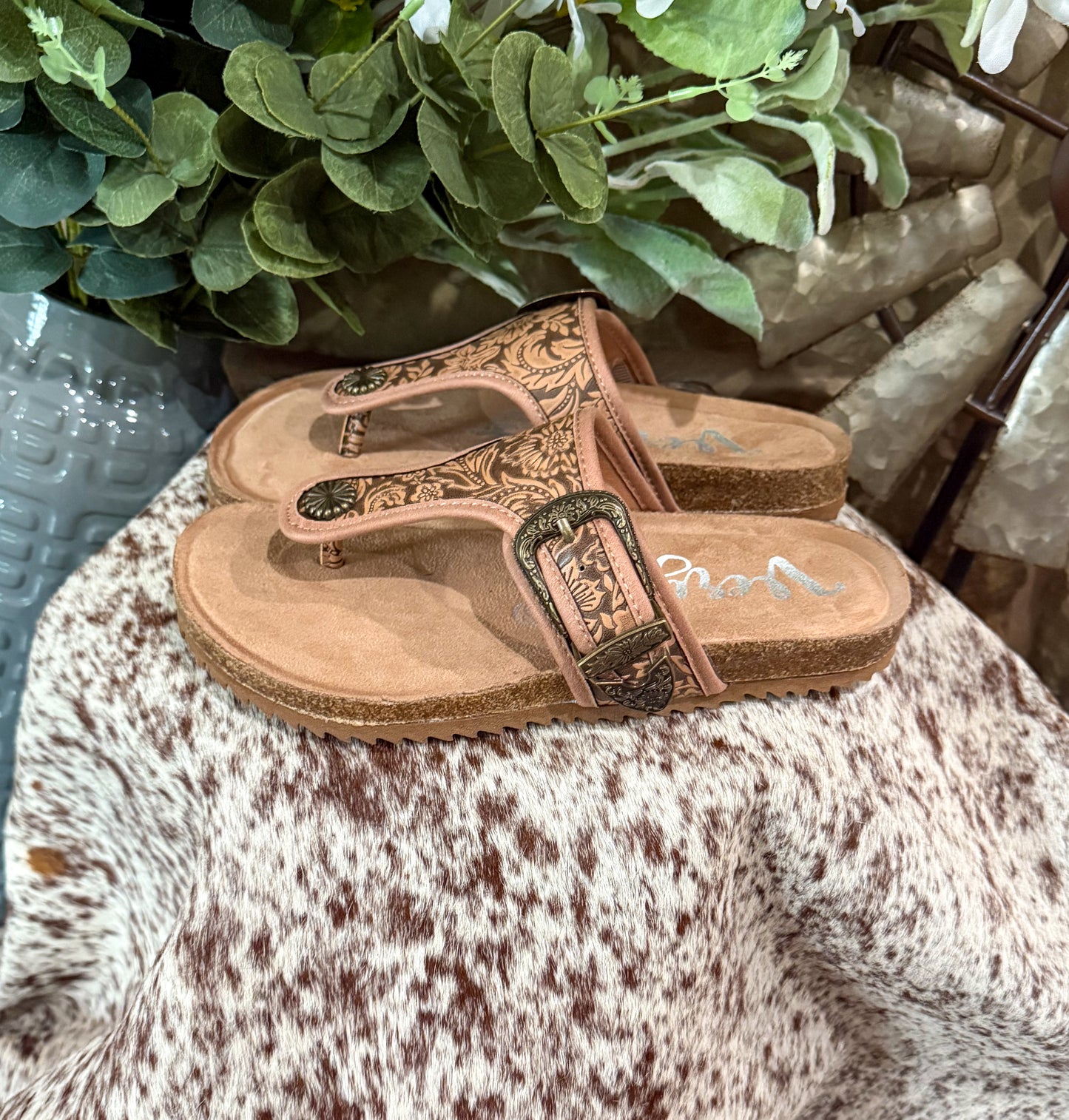 Rodeo Buckle Sandals *Tan