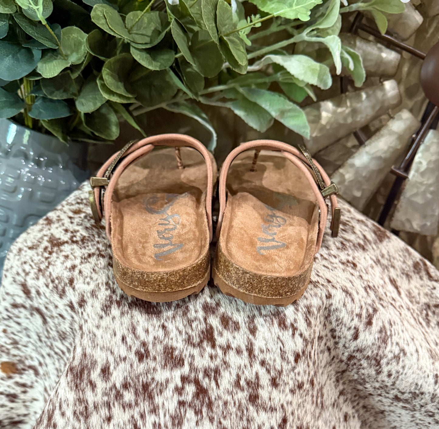 Rodeo Buckle Sandals *Tan