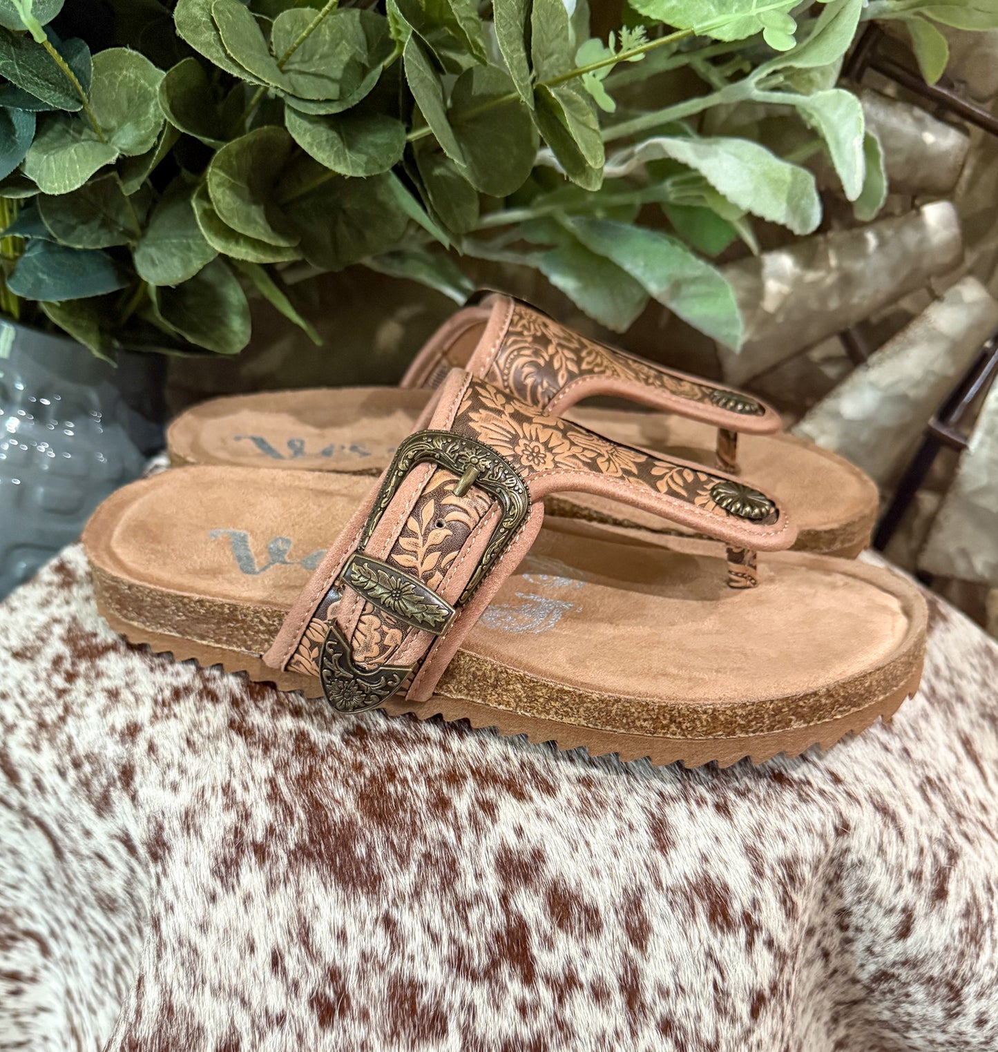 Rodeo Buckle Sandals *Tan