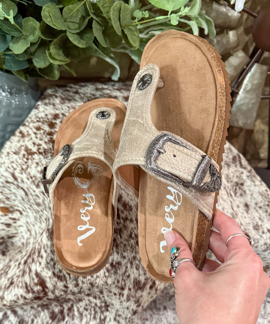 Rodeo Buckle Sandals *Cream