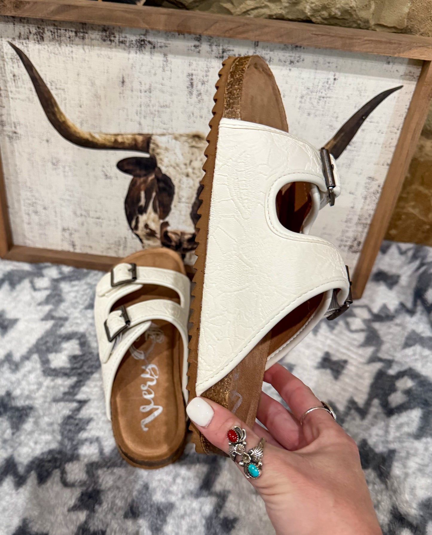 Berry Sandals *White