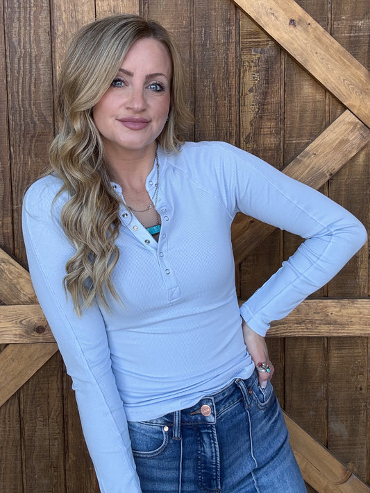 The Henley Basic Long Sleeve *Light Blue