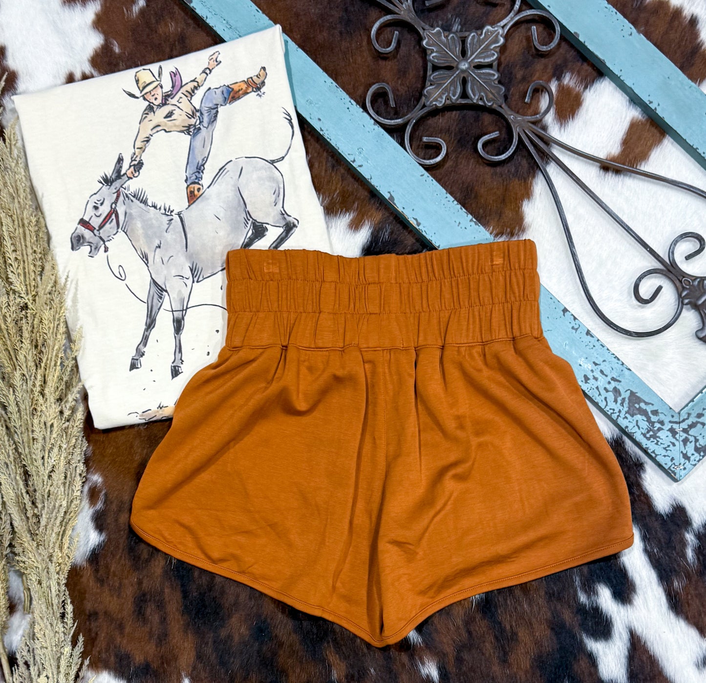 Cloud Basic Shorts *Saddle