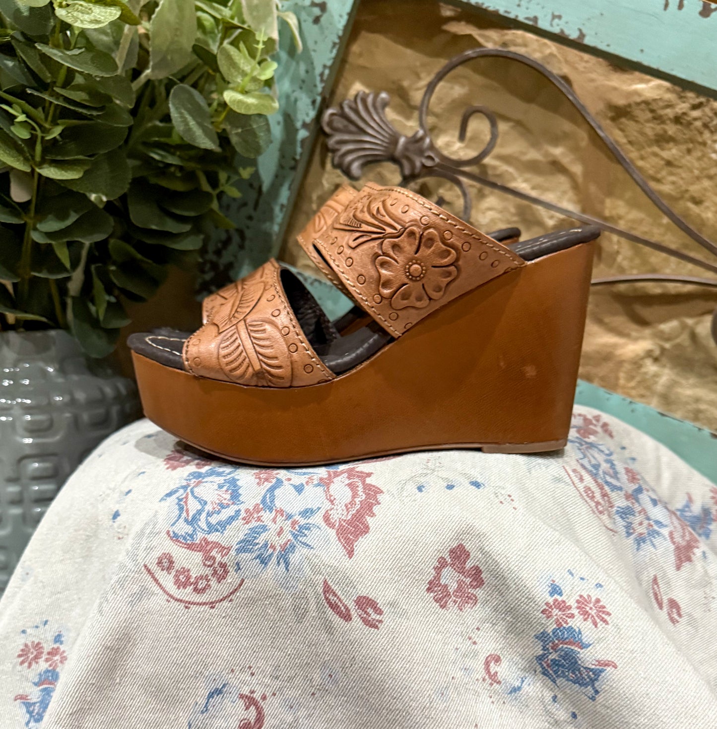 Diva Wedges by Roper