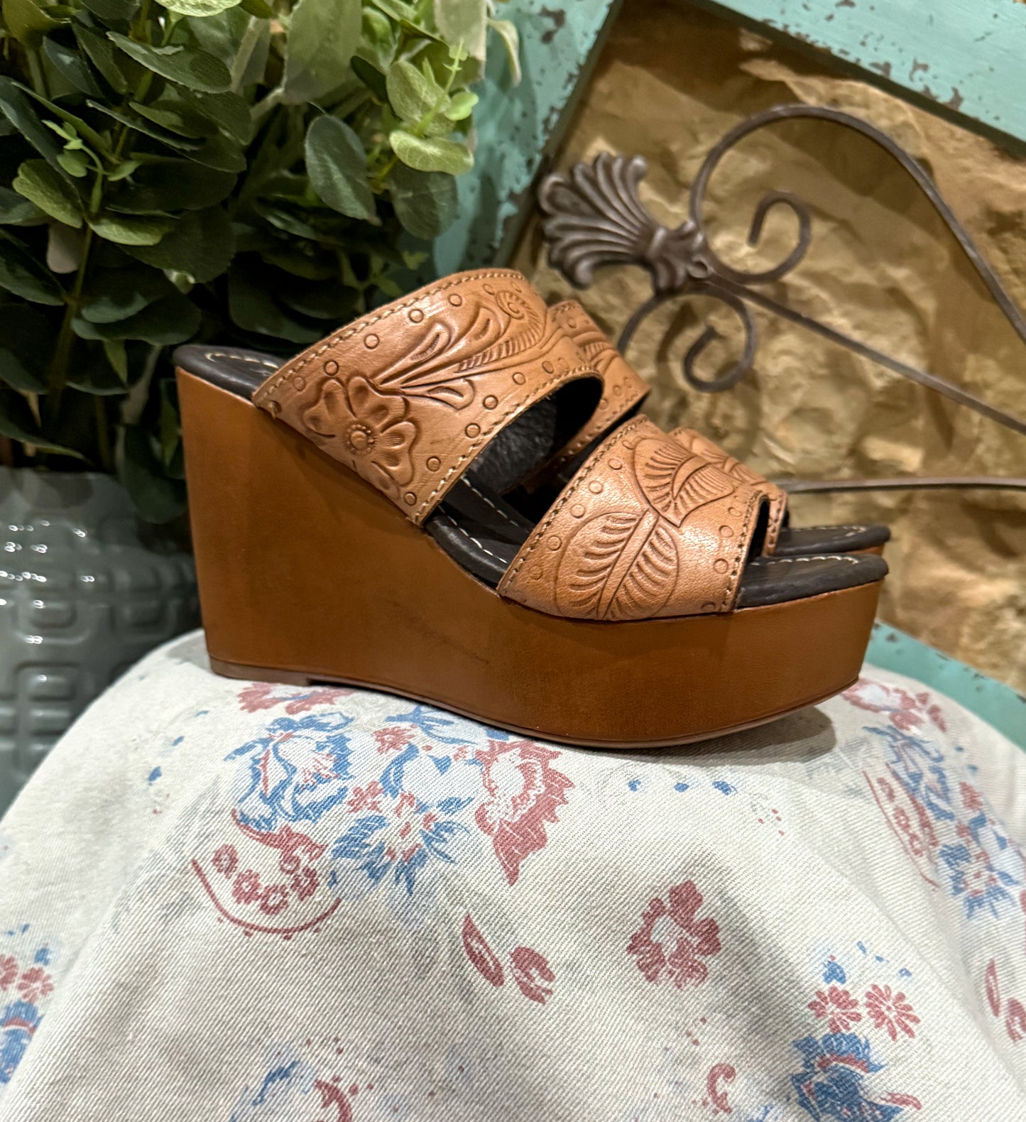 Diva Wedges by Roper