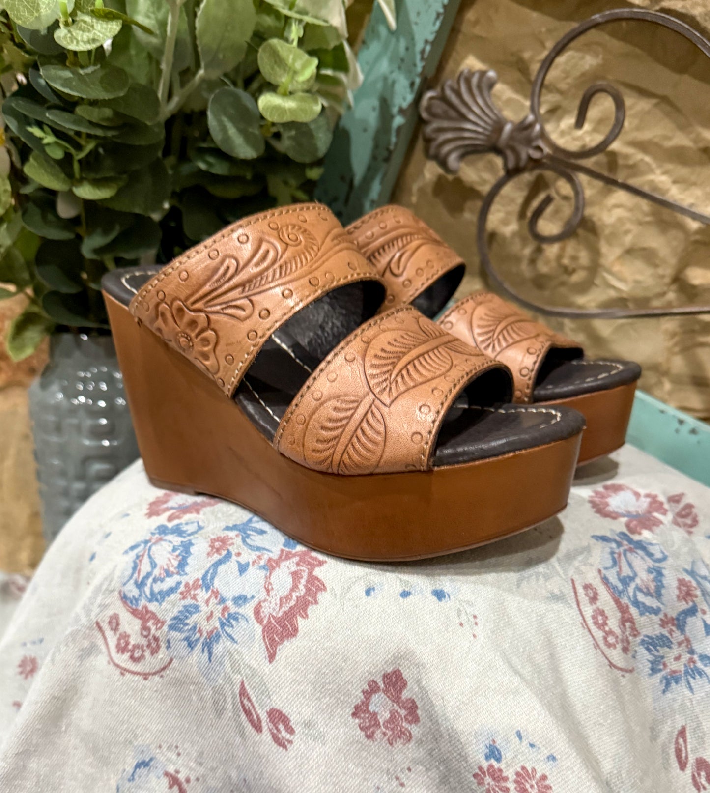Diva Wedges by Roper