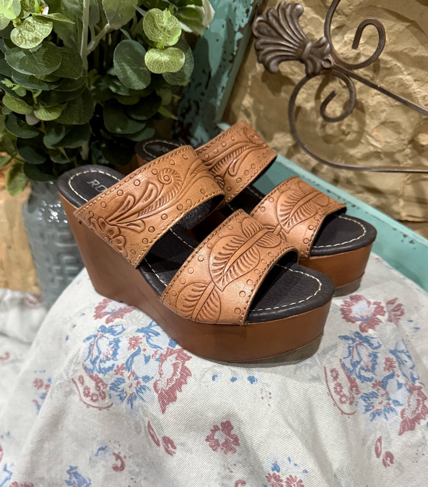 Diva Wedges by Roper