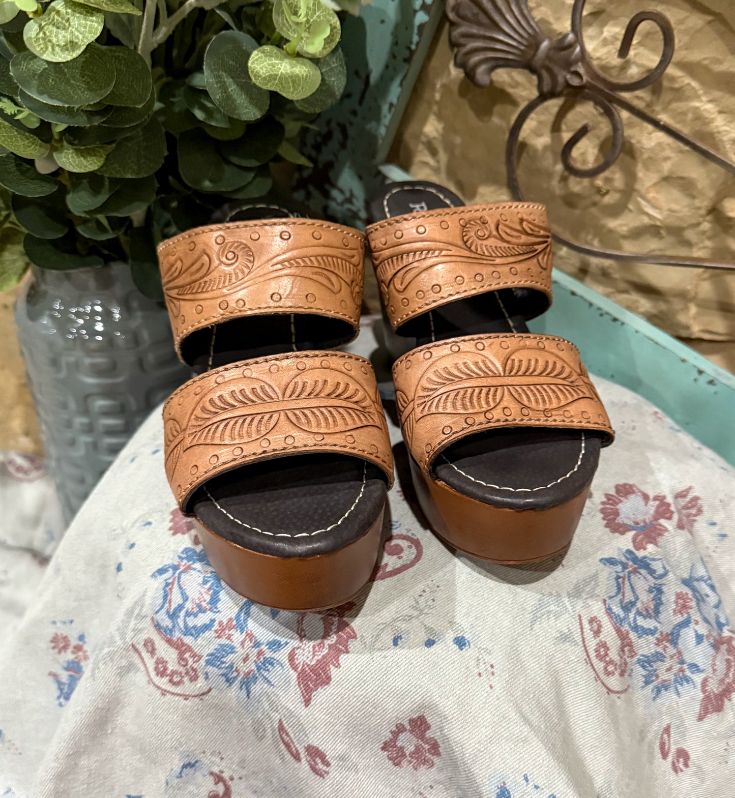 Diva Wedges by Roper