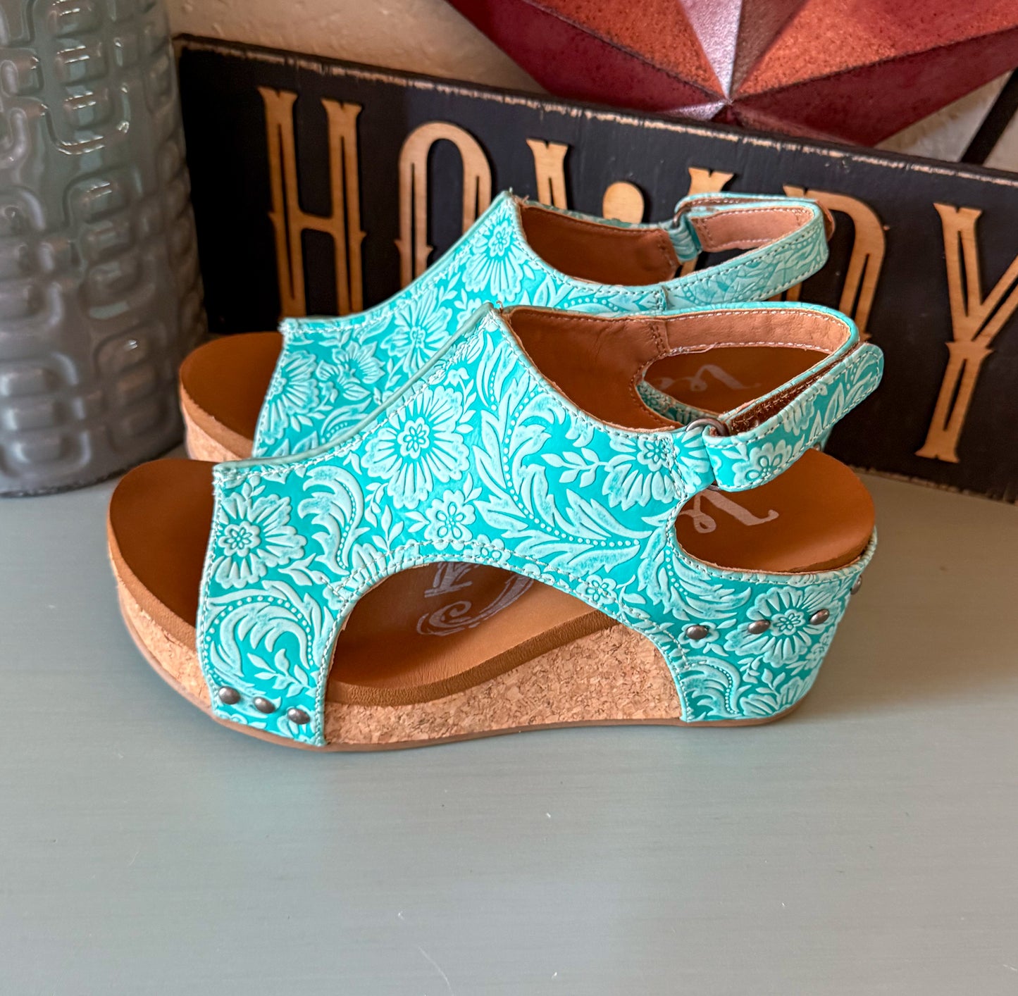 Isabella Tooled Wedges *Turquoise