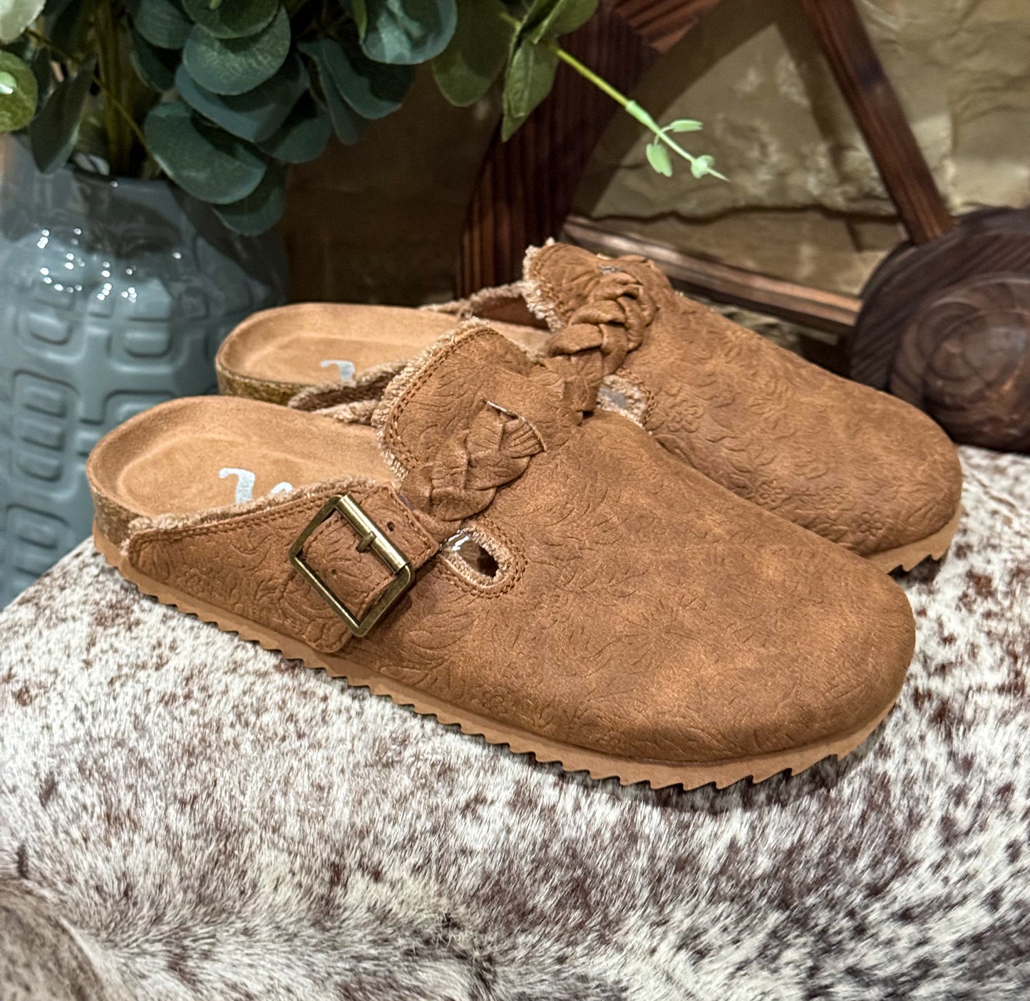 Iris Tooled Slip-Ons *Tan