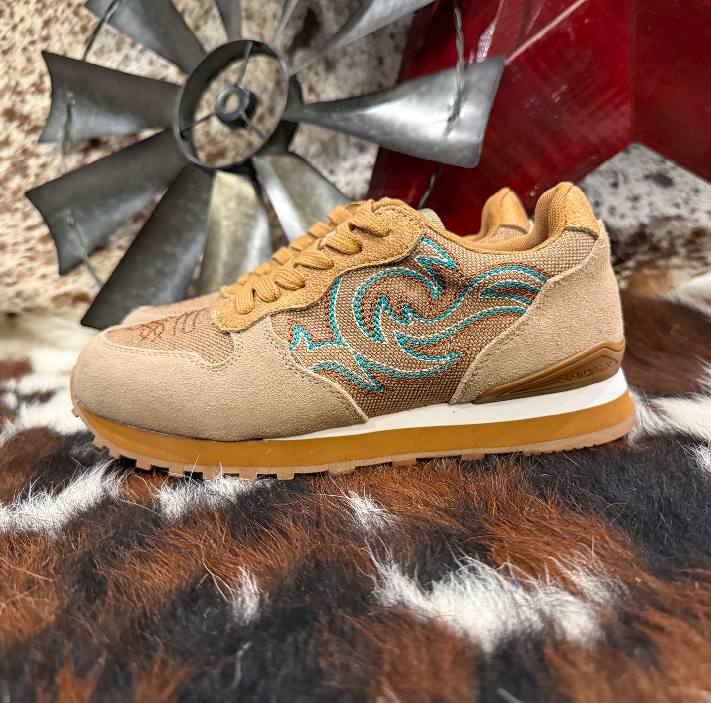 The Western Tennis Shoes *Tan