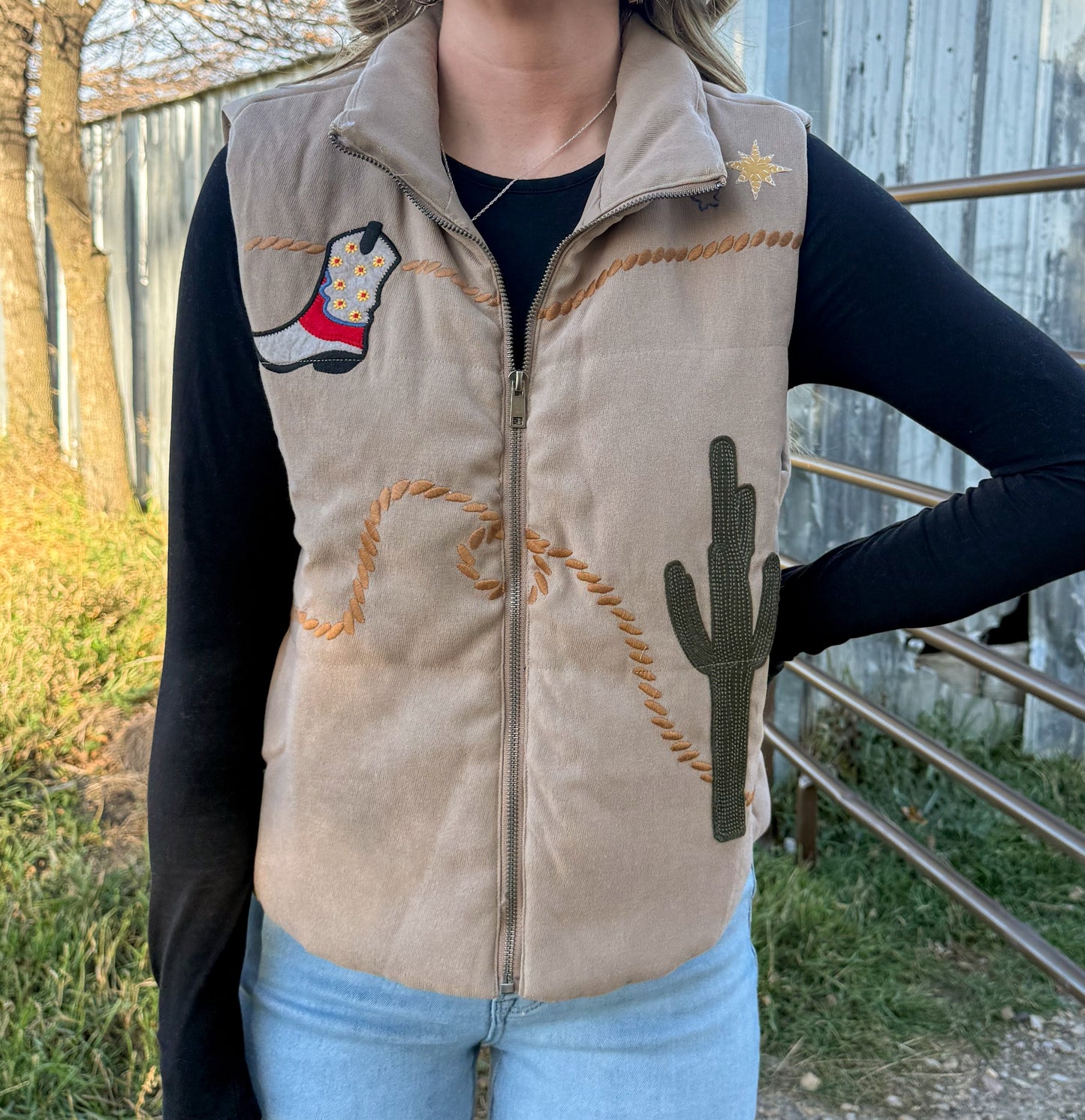 Southern Cactus Puffer Vest *Mocha