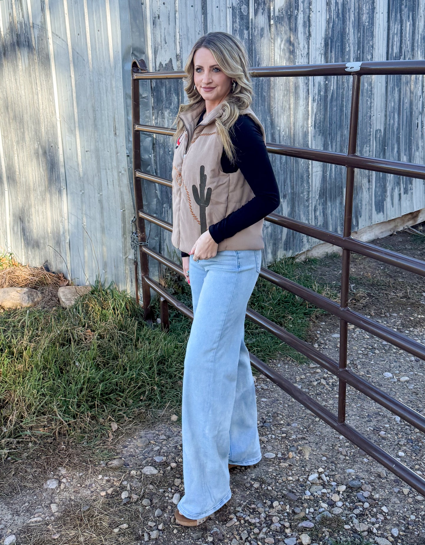 Southern Cactus Puffer Vest *Mocha