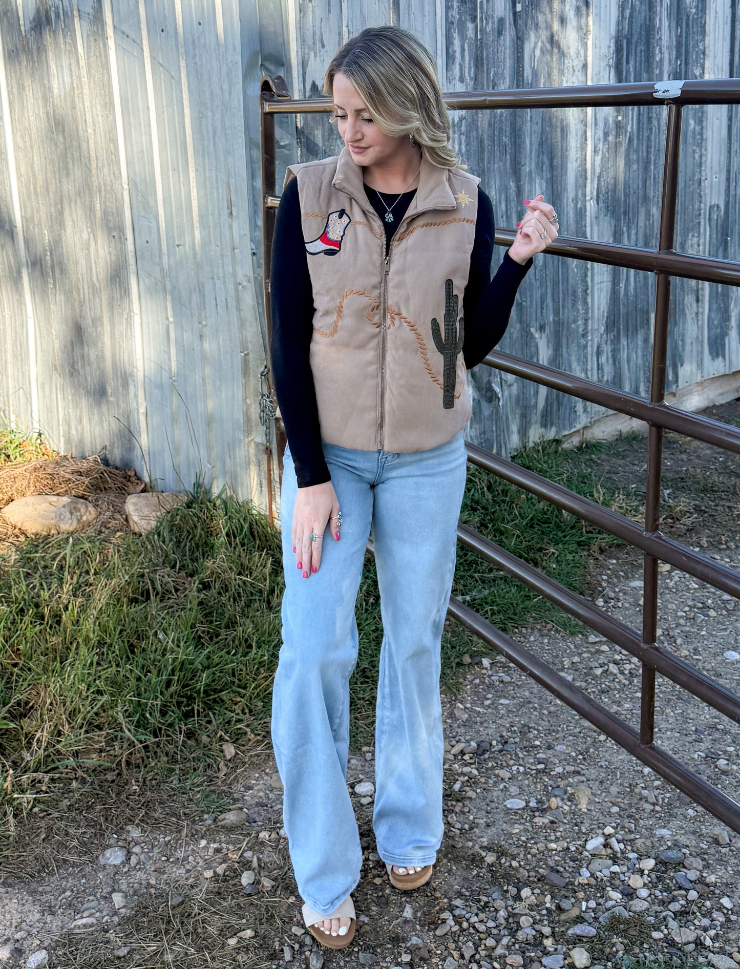 Southern Cactus Puffer Vest *Mocha