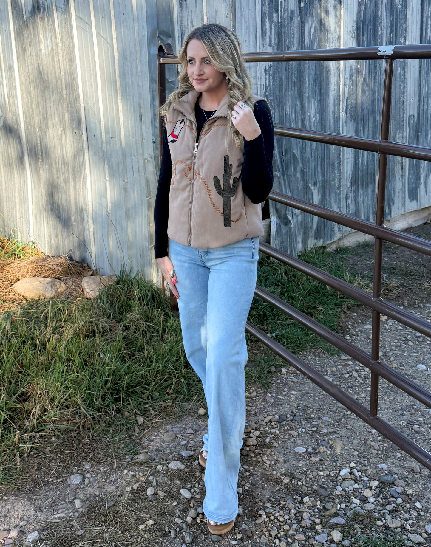 Southern Cactus Puffer Vest *Mocha