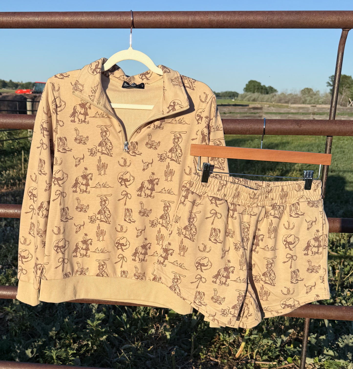 Western Collage Lounge Set