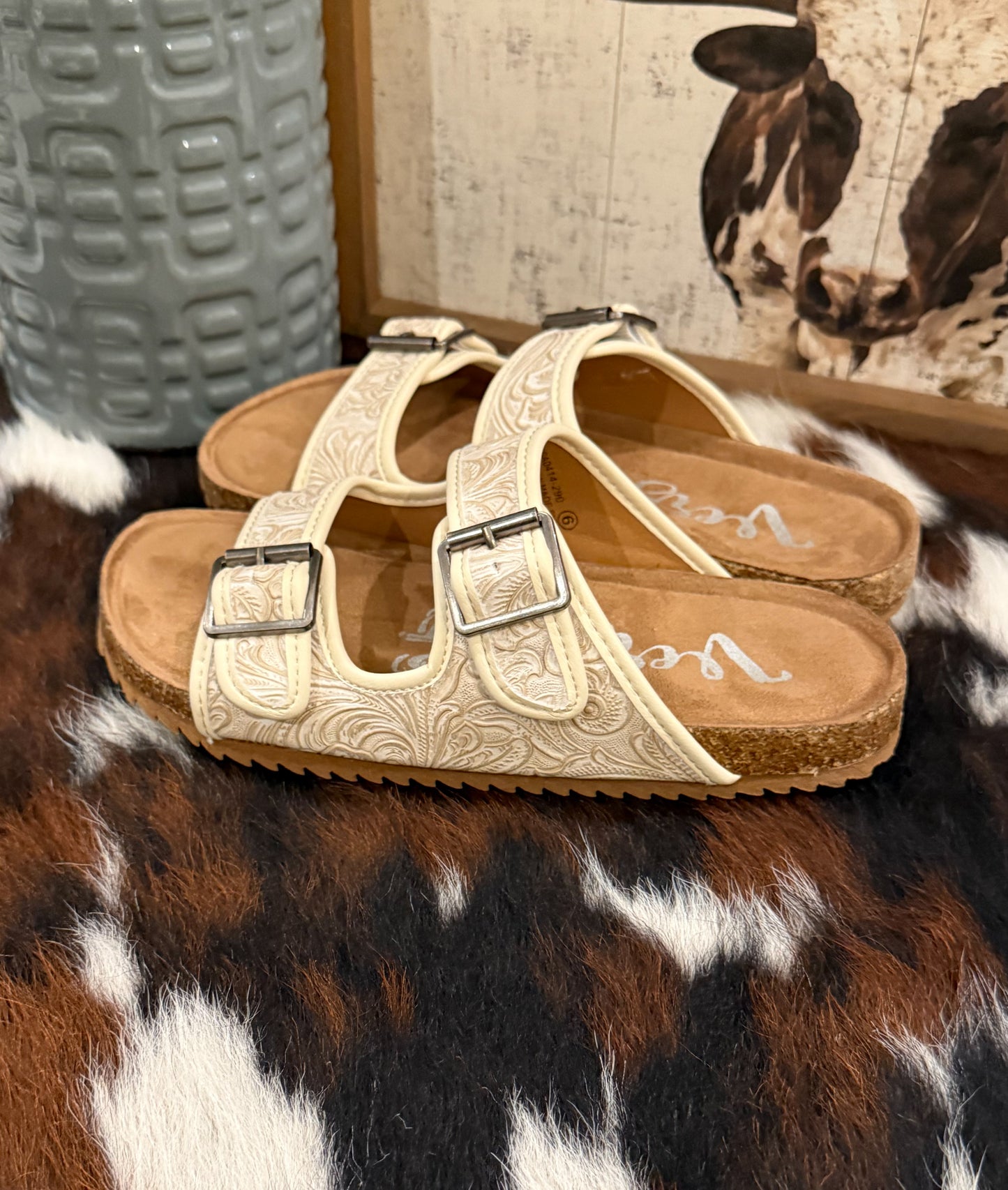 Berry Sandals *Cream