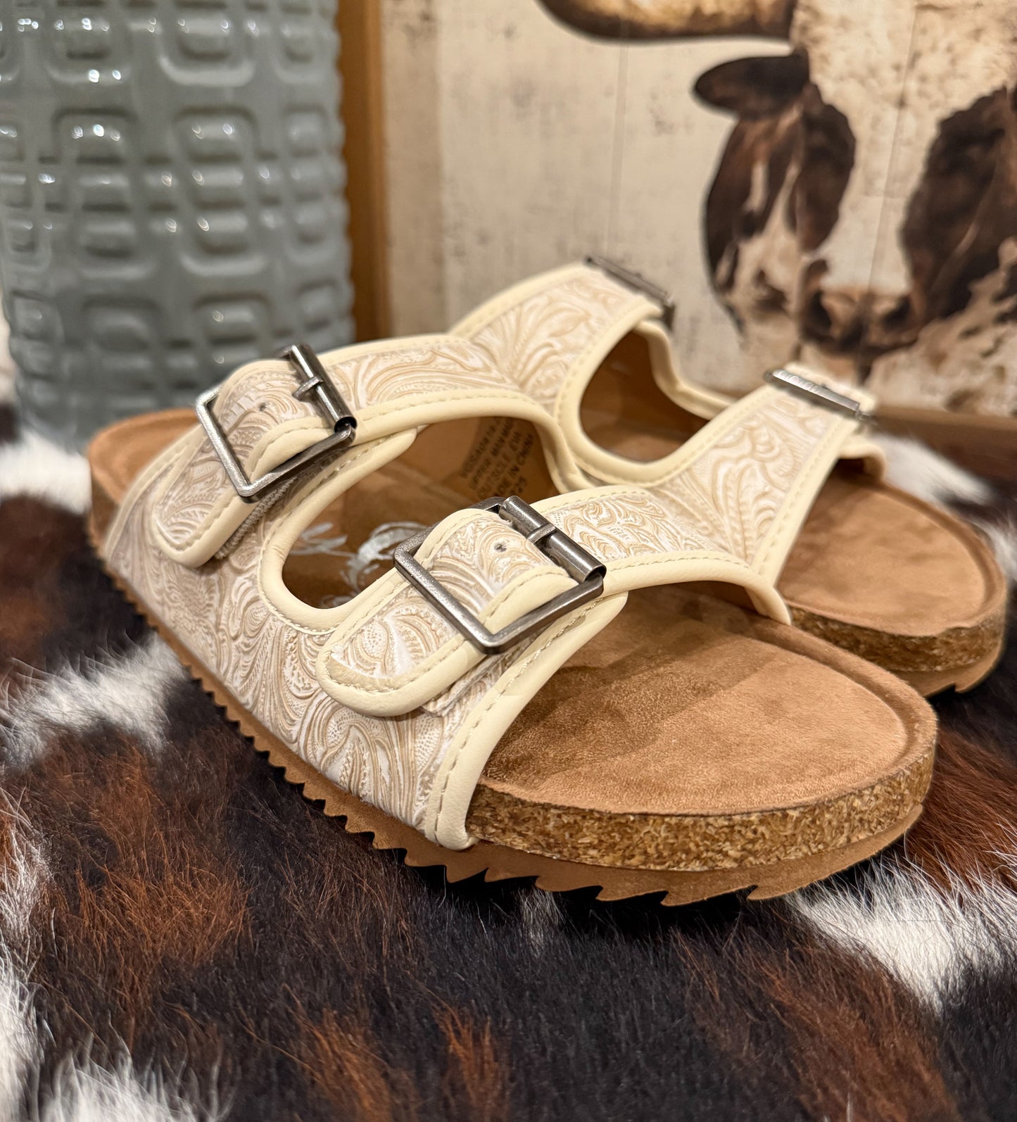 Berry Sandals *Cream