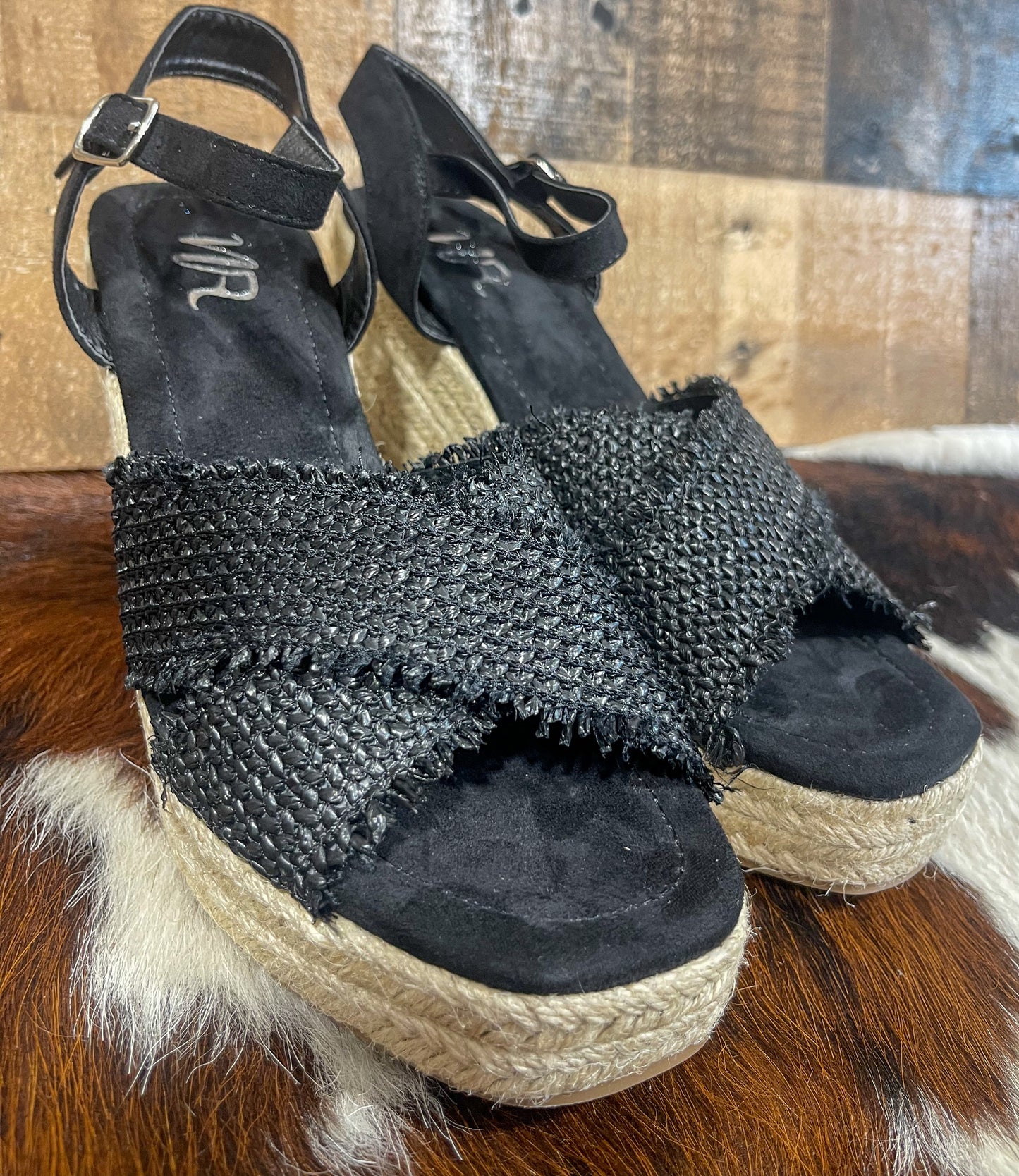 Elinor Wedges