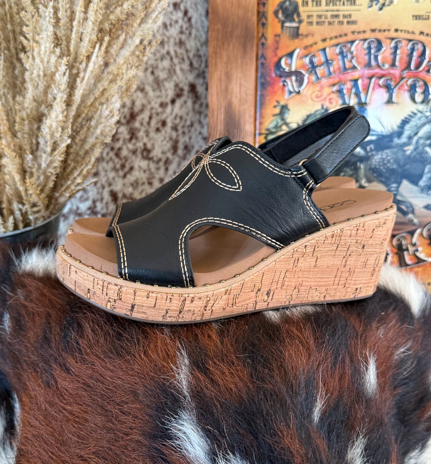 Darlin’ Corkys Wedges *Black