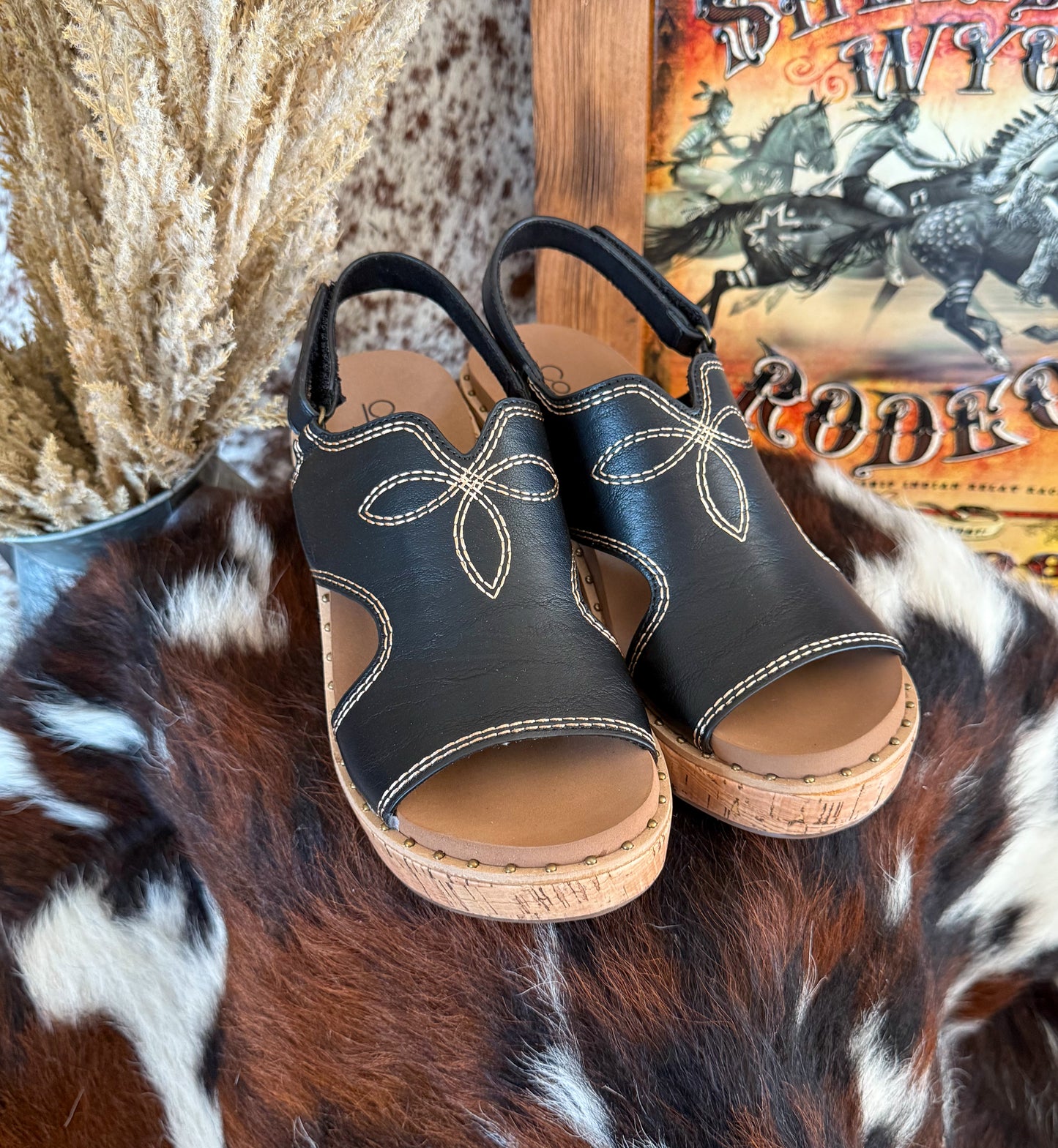 Darlin’ Corkys Wedges *Black