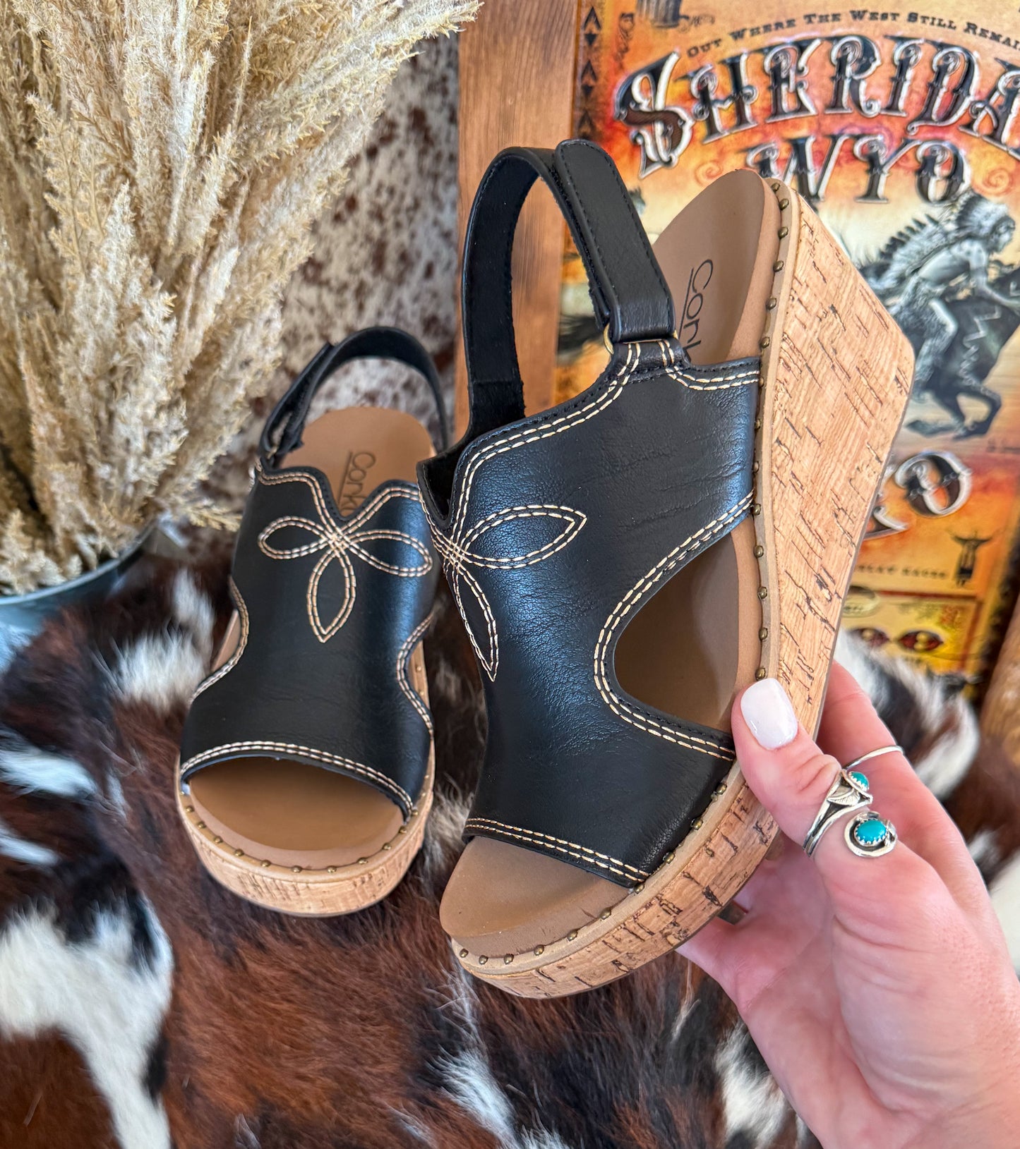 Darlin’ Corkys Wedges *Black