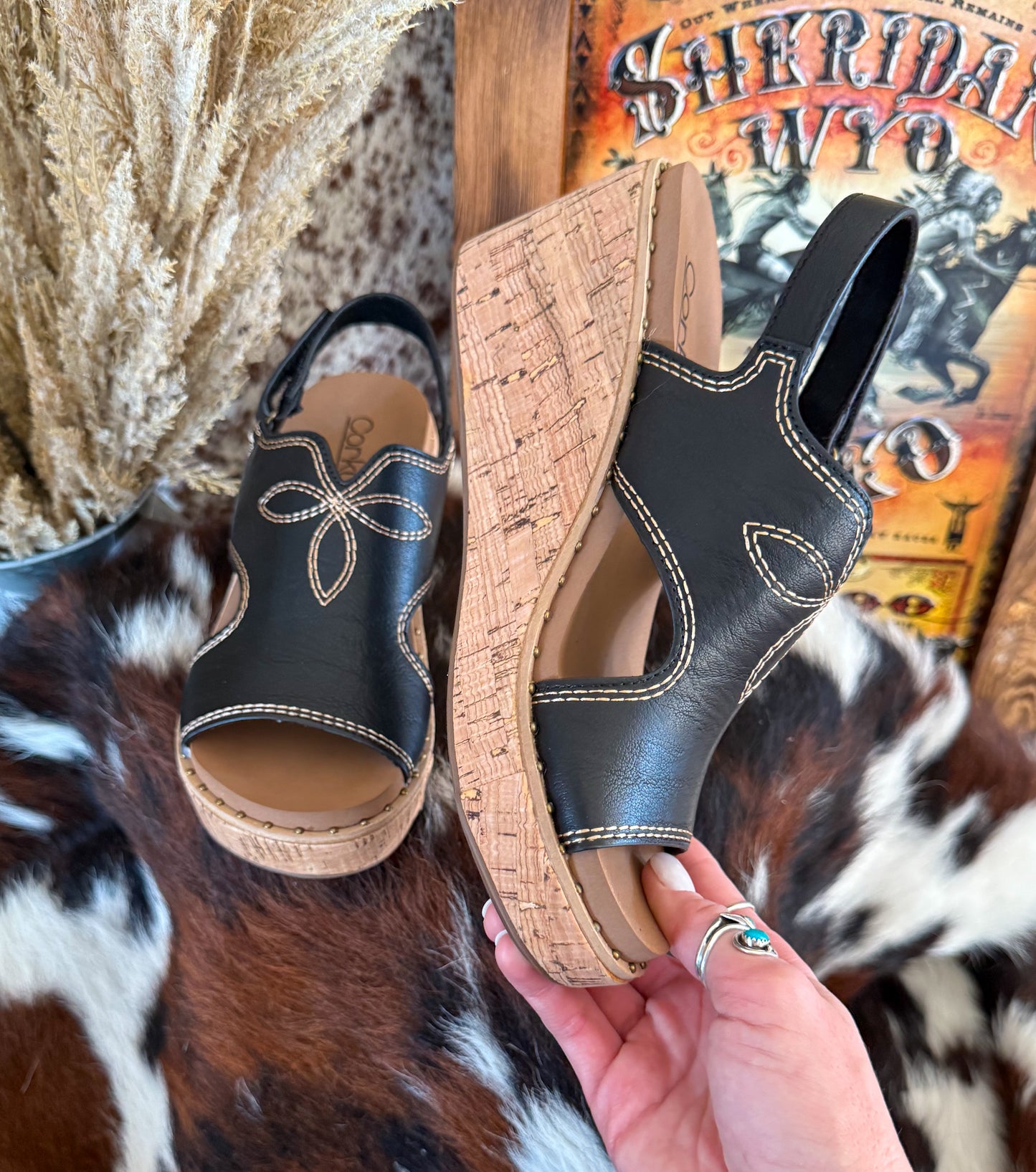 Darlin’ Corkys Wedges *Black