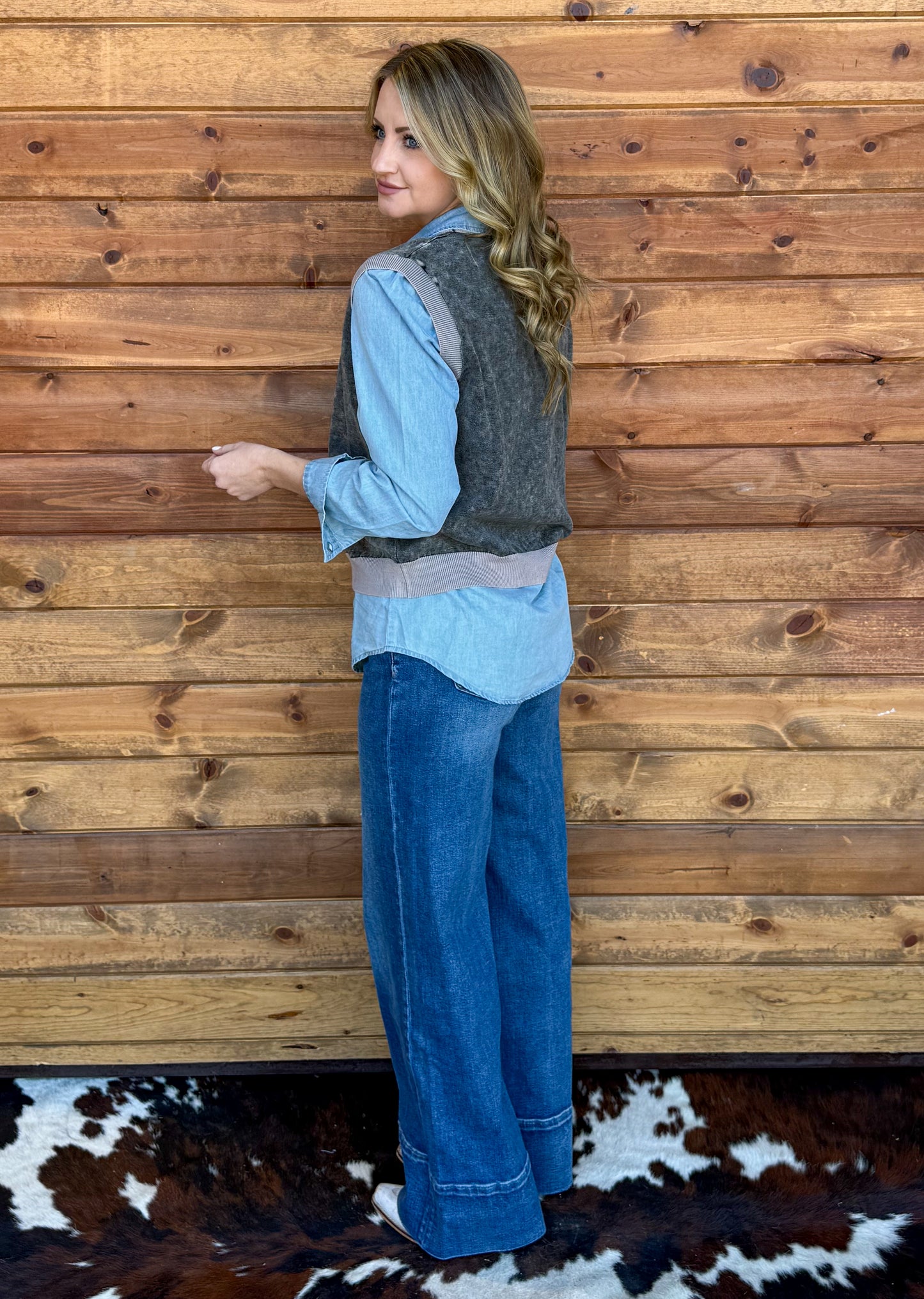 Swing Wide Vest