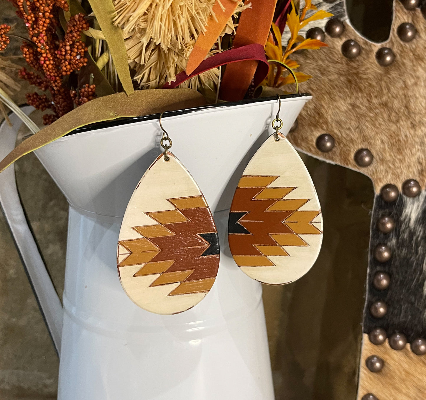 Canyon Arrow Leather Teardrop Earrings - Burnt Sienna