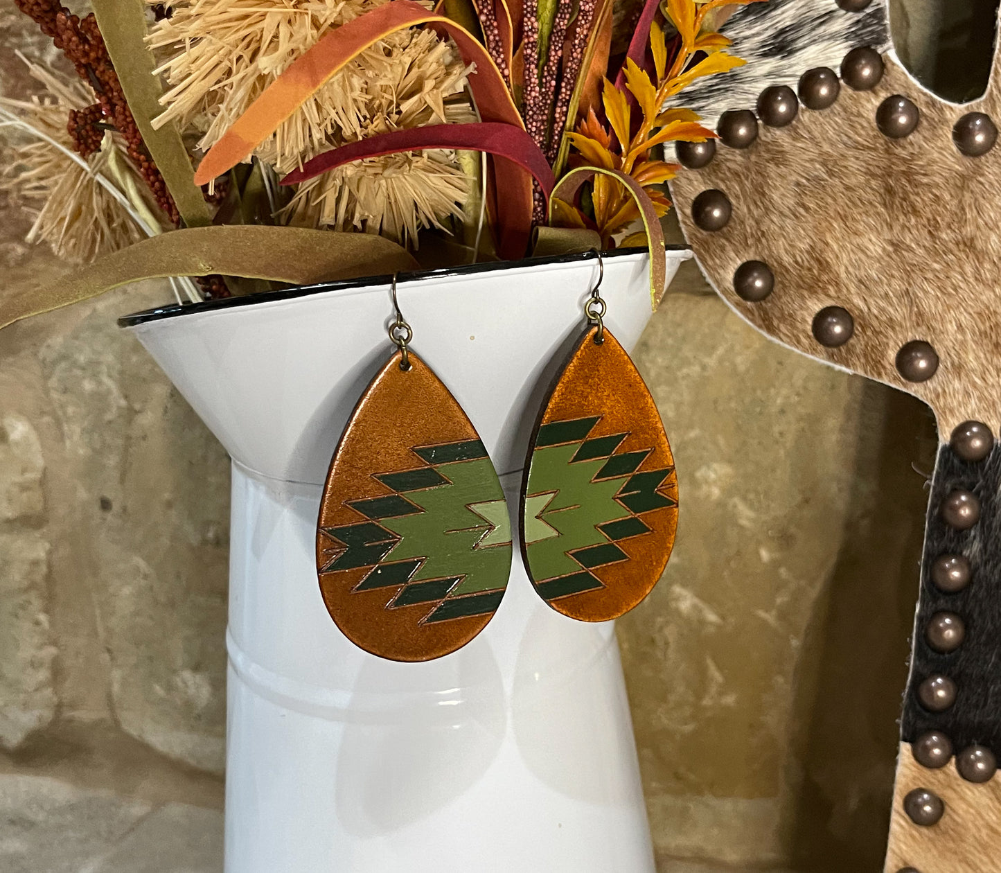 Canyon Arrow Leather Teardrop Earrings - Evergreen