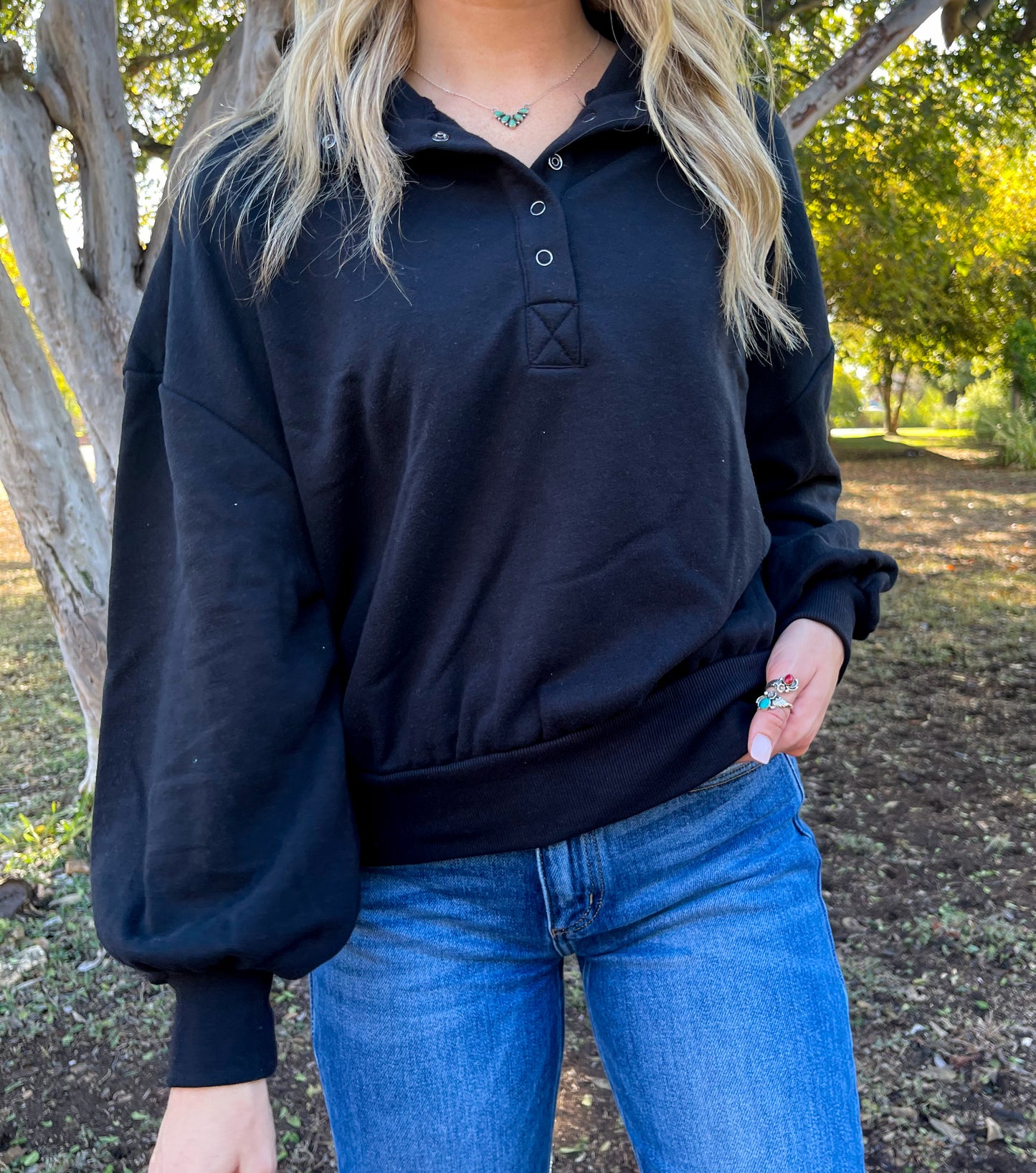 The Cassie Pullover *Black