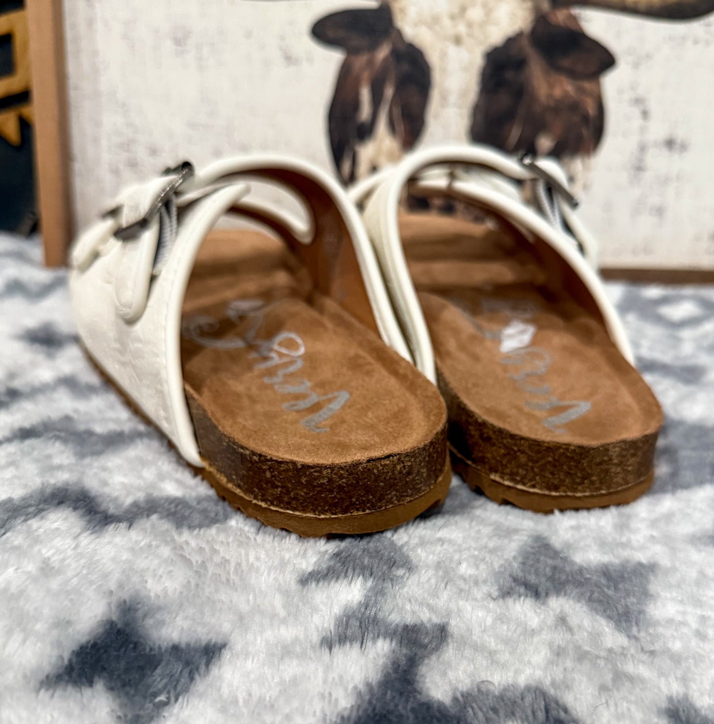 Berry Sandals *White