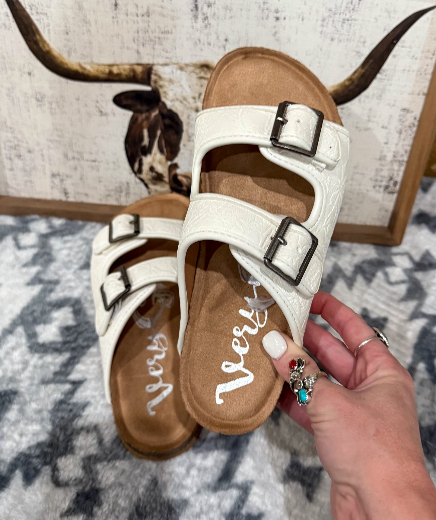 Berry Sandals *White