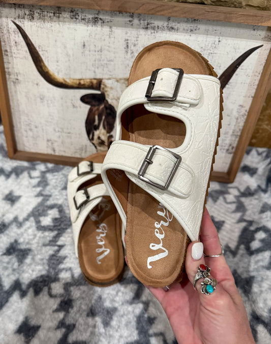 Berry Sandals *White
