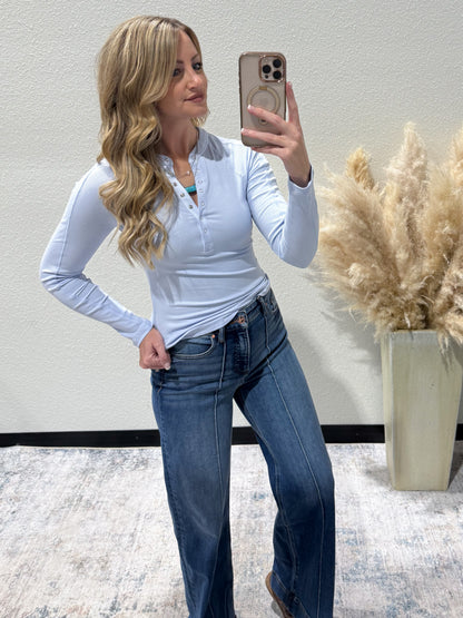 The Henley Basic Long Sleeve *Light Blue