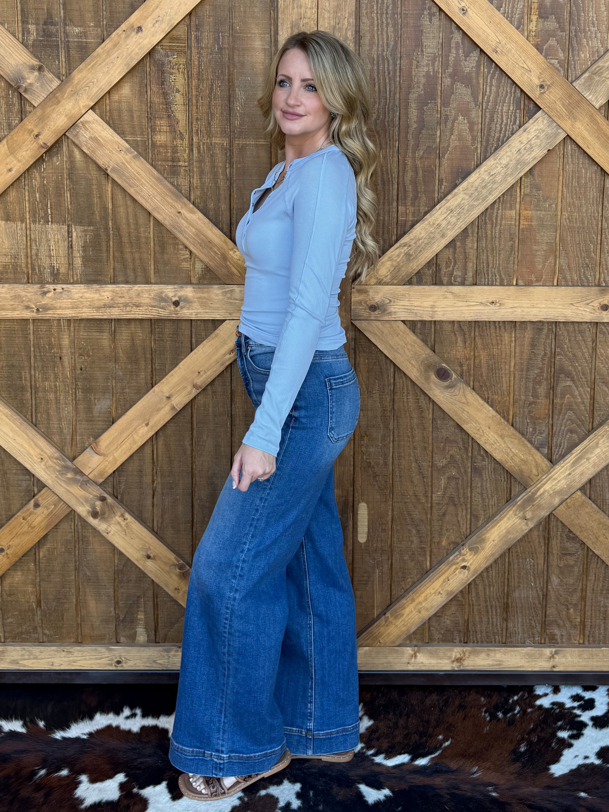 The Henley Basic Long Sleeve *Light Blue
