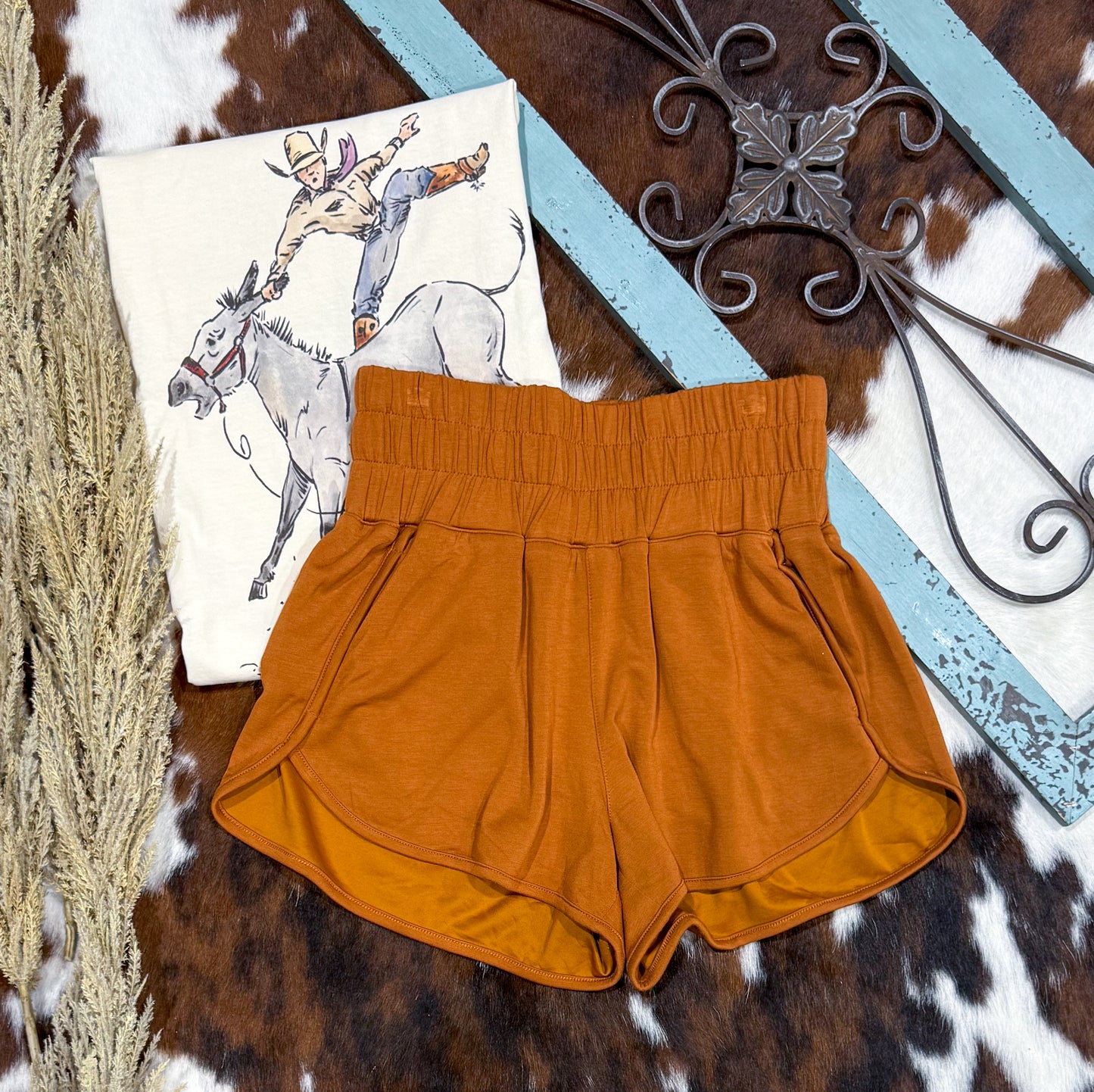 Cloud Basic Shorts *Saddle