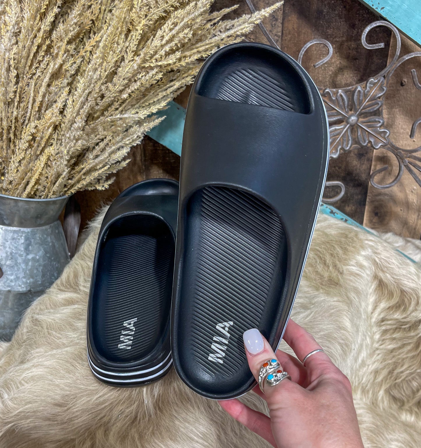 Porsha Slides - Black