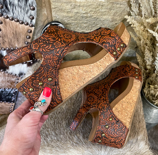 Isabella Tooled Very G Wedges - Rust