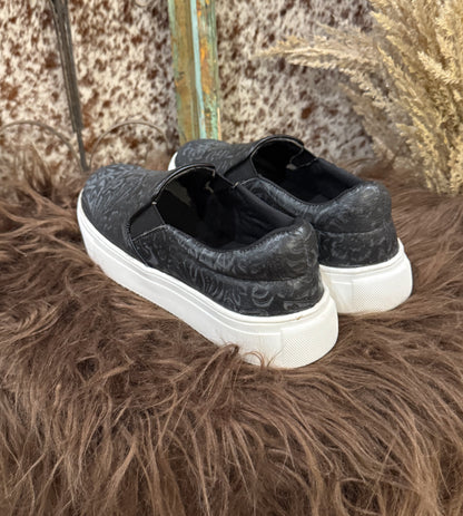 The Dakota Sneakers *Black