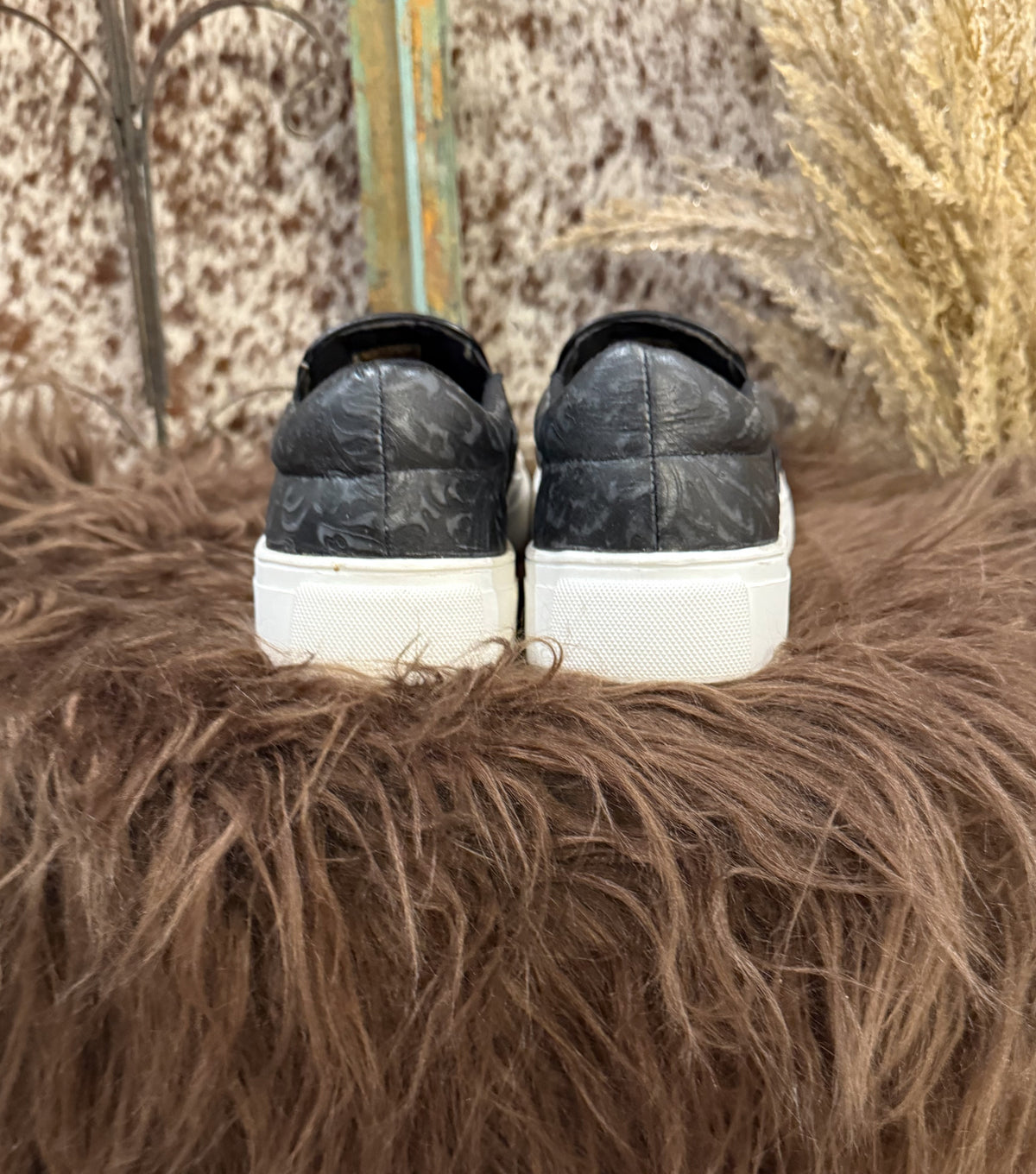 The Dakota Sneakers *Black