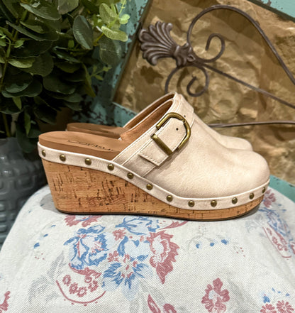 Who Knew Corkys Wedges