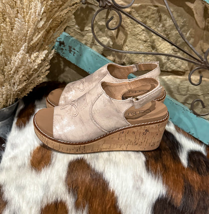 Most Wanted Corkys Wedges *Cream