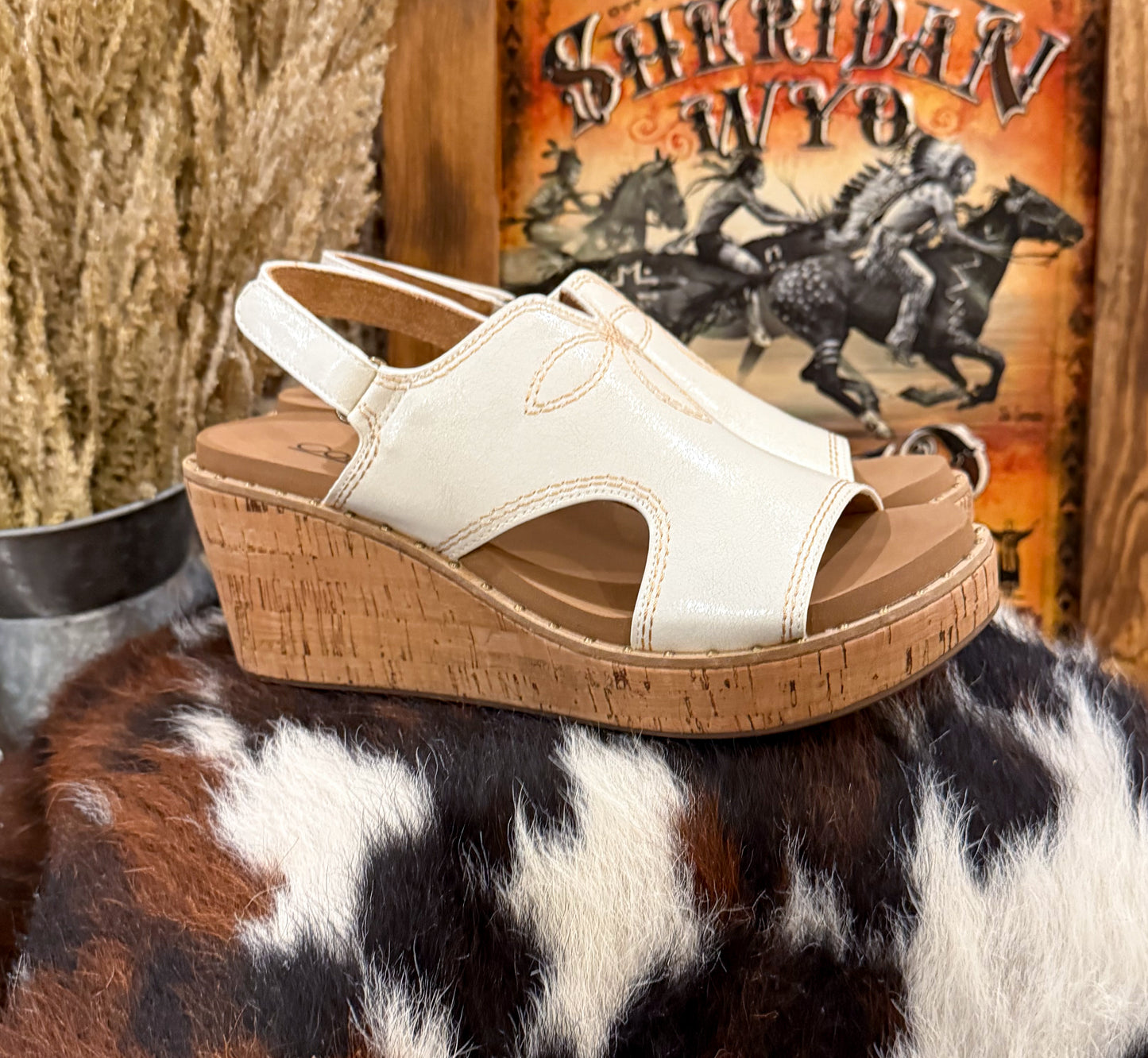 Darlin’ Corkys Wedges *White